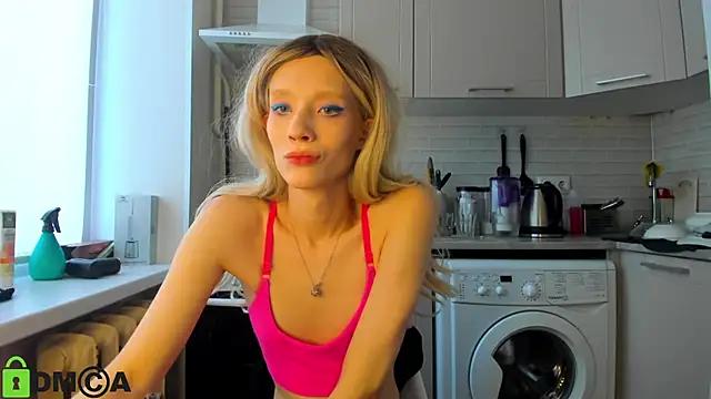 _Alice_Kitty from StripChat is Freechat