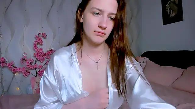 Aliceee-Sweet from StripChat is Freechat