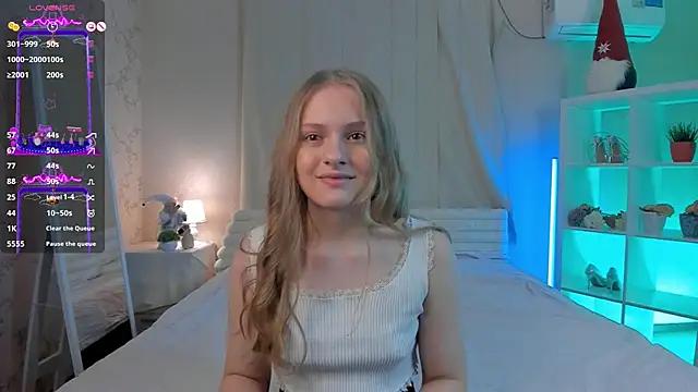 AliceMils from StripChat is Freechat