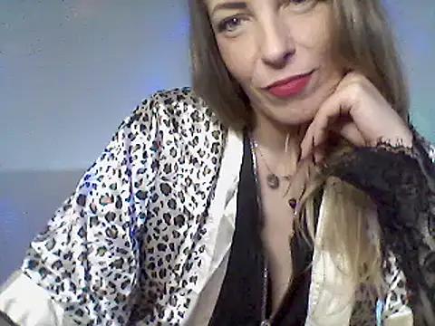 cherrymany from StripChat is Freechat