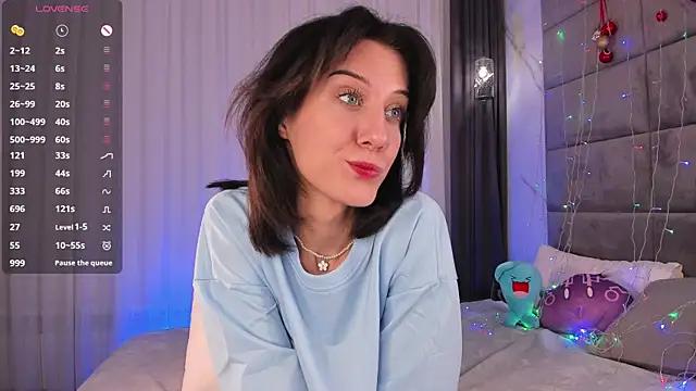 Dreamy_Kira from StripChat is Freechat