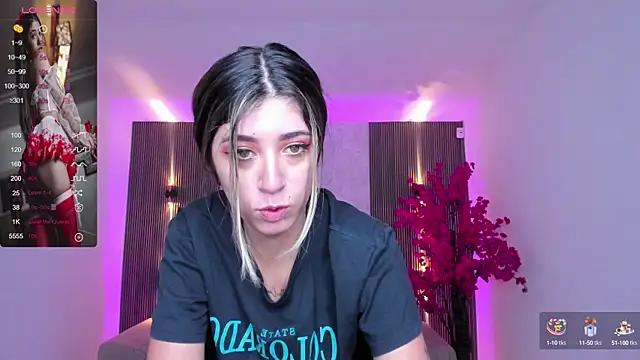 Kyliie_jones from StripChat is Freechat