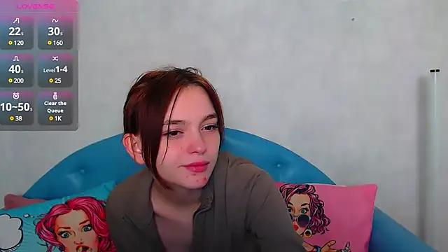 LucyGoldi from StripChat is Freechat