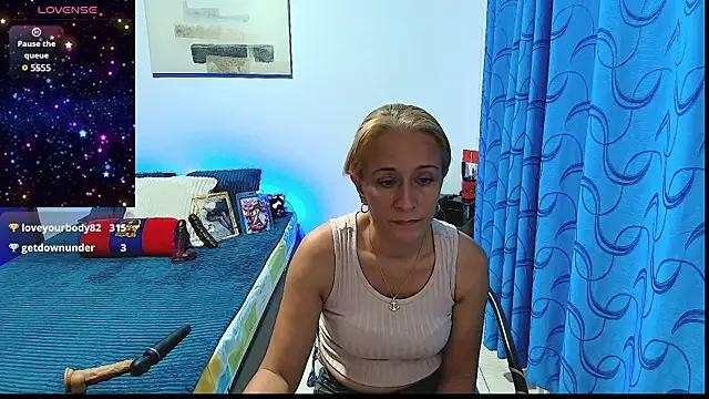 Naty_Stone from StripChat is Freechat