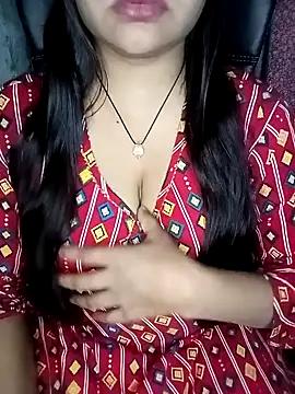 R-queen from StripChat is Freechat