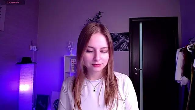 Sophie_Peachy from StripChat is Freechat