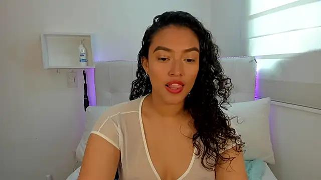 wild_moana from StripChat is Freechat